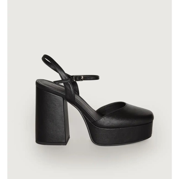 (SOLD) Oak + Fort Platform Mary Janes - Picture 2 of 5